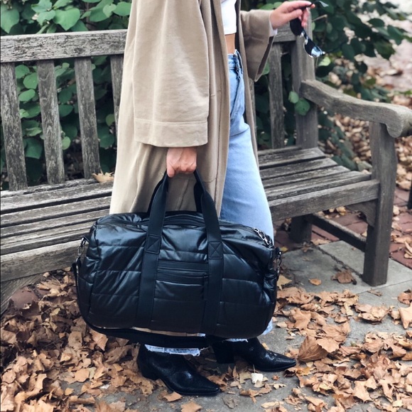 Powerplay Black Pillowy Quilted Duffle Bag - Picture 2 of 8